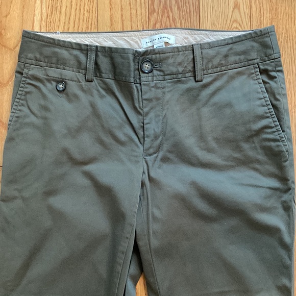 Banana Republic olive cropped pants - Picture 2 of 7